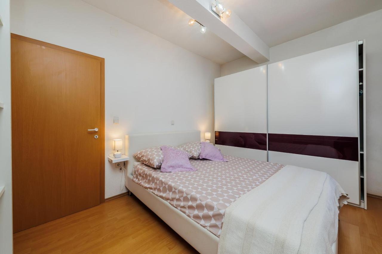 Apartman Marija Kastela Exterior photo